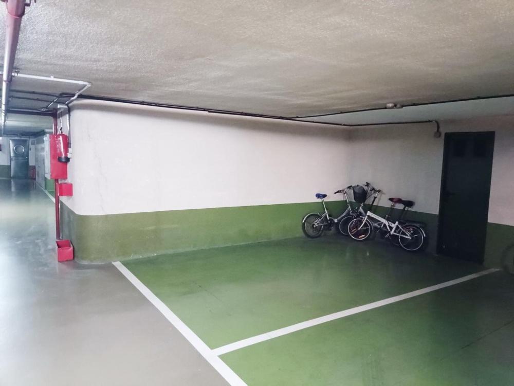 Lore - Parking Y Bicis Gratis San Sebastián Kültér fotó